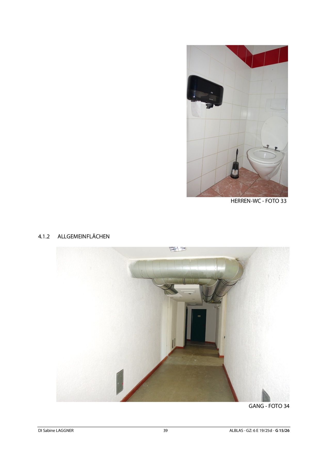 Herren-WC mit Toilettenbürste und Papierhalter, Gang mit Lüftungsrohren